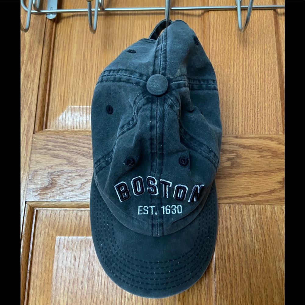 Boston baseball hat grey